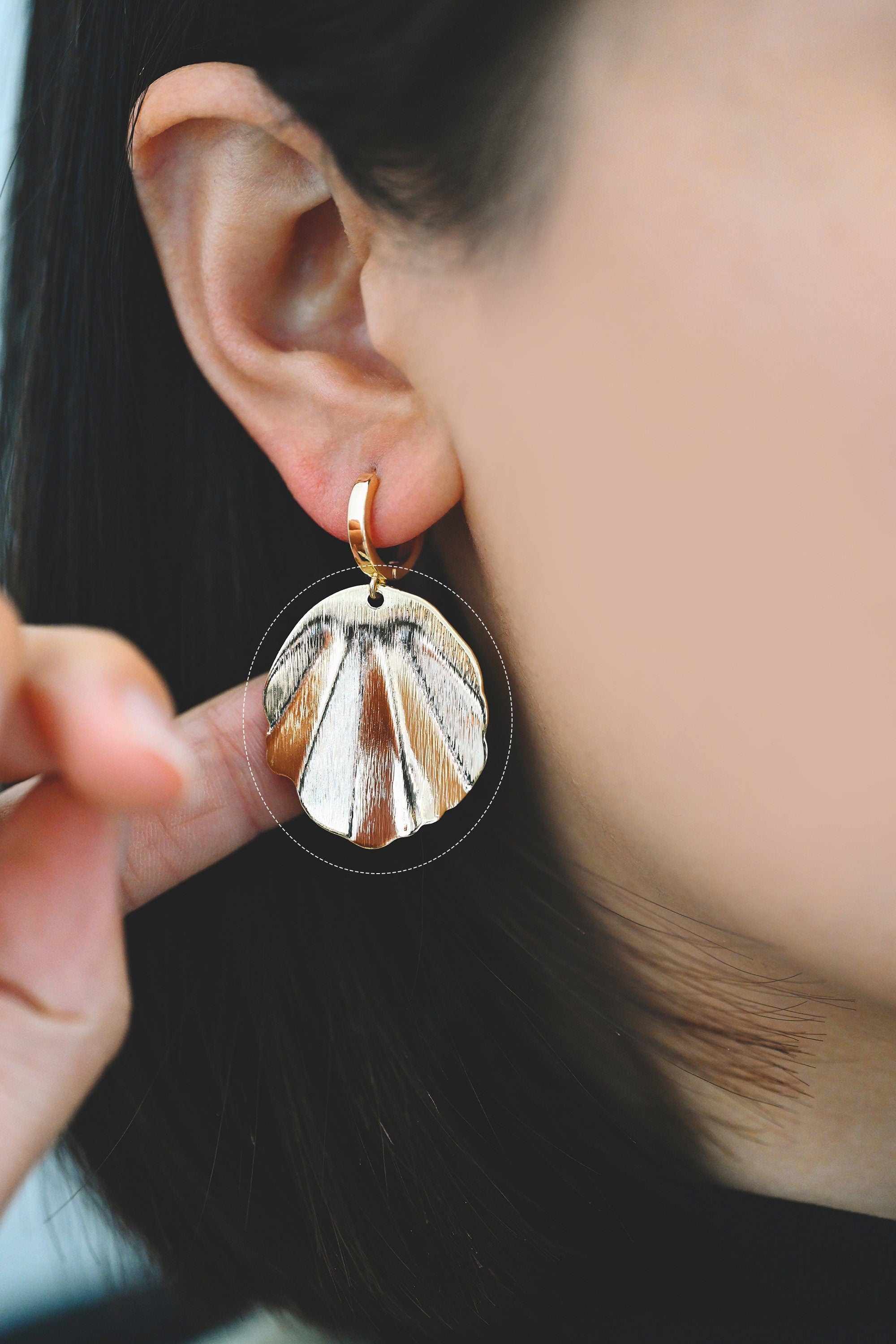 10pcs Gold waved Charms 30/ 35mm, Polished Gold plated Brass Pendants (GB-3817-M)